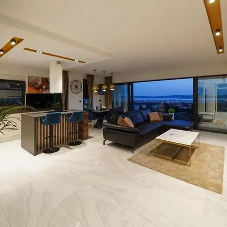 Luce Villa *